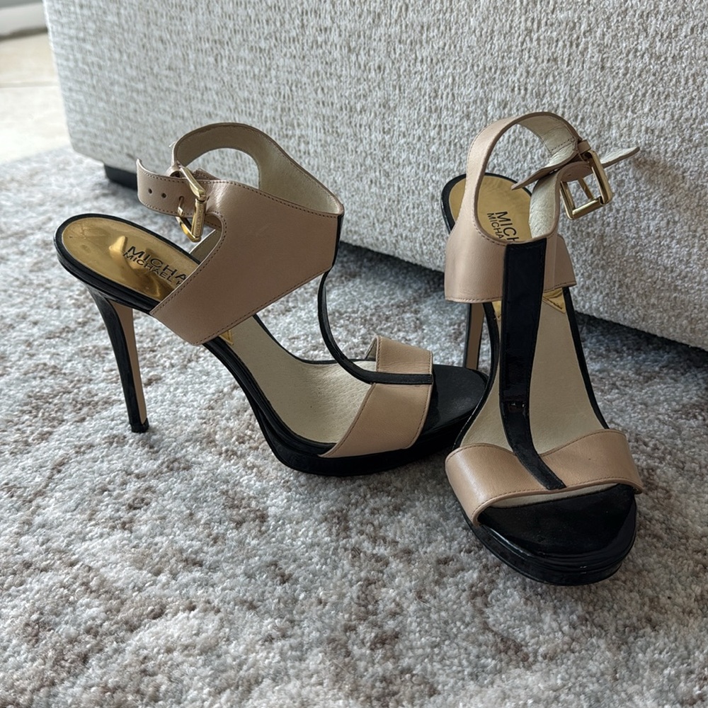 Michael Kors Black and Tan Women's Sandals